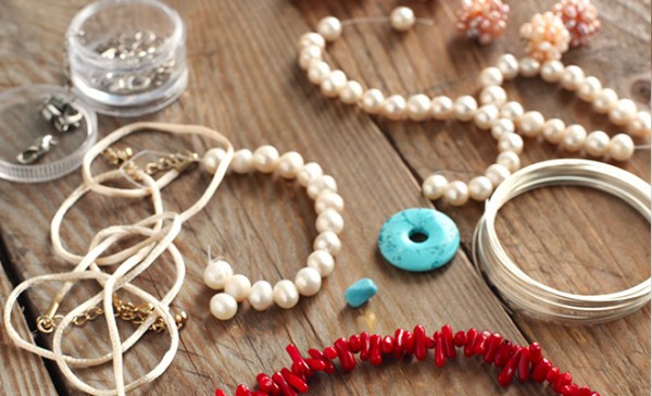 パワーストーンブレスレットの作り方 手作りにも修理にも使える パワーストーン大百科